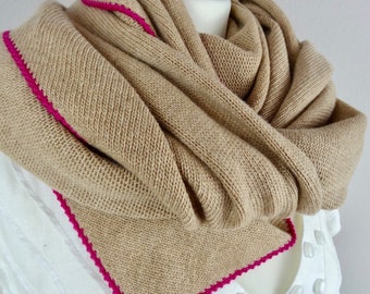 Large triangular scarf made of cashmere and finest merino wool / scarf / stole with colored crochet edge