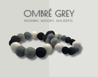 Collier pour chien à pompons en feutre de laine gris ombré : accessoire fait main pour animal de compagnie