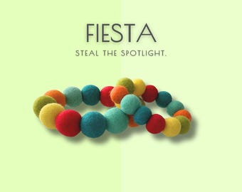 Collier Fiesta à pompons pour animal de compagnie : collier extensible fait main en feutre de laine