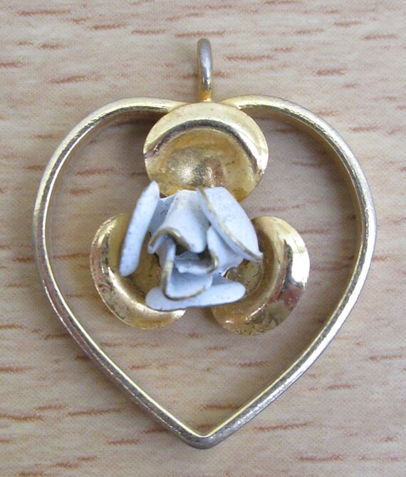 Pendentif Vintage En Forme De Cœur Métal Doré – Occasion, Bijou Rétro Sans Marque