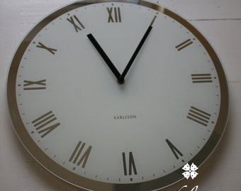 Wanduhr weiss modern  40 cm Ø