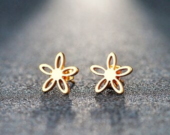 Floral stud earrings stainless steel flowers gold silver