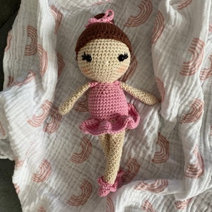 Bambola Amigurumi modello uncinetto Matilda immagine 3