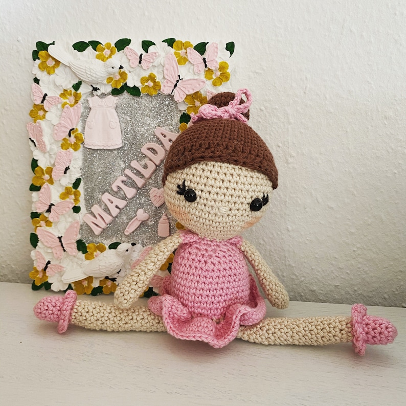 Bambola Amigurumi modello uncinetto Matilda immagine 2