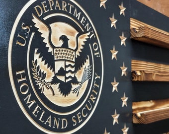 Expositor de monedas de madera con bandera estadounidense del Departamento de Seguridad Nacional (DHS), con capacidad para 90-100 monedas, de alta calidad, hecho a mano en Texas.