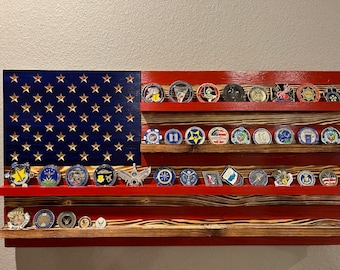 Expositor de monedas de madera con bandera estadounidense, capacidad para 48 monedas, alta calidad, hecho a mano en Texas.