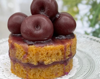 Cake with cherry soap: Kuchen mit Kirschen Seife Geburtstag Geschenk Idee Kuchen Biskuit cake Badezimmer Bad Deko Gästeseife Mitbringsel