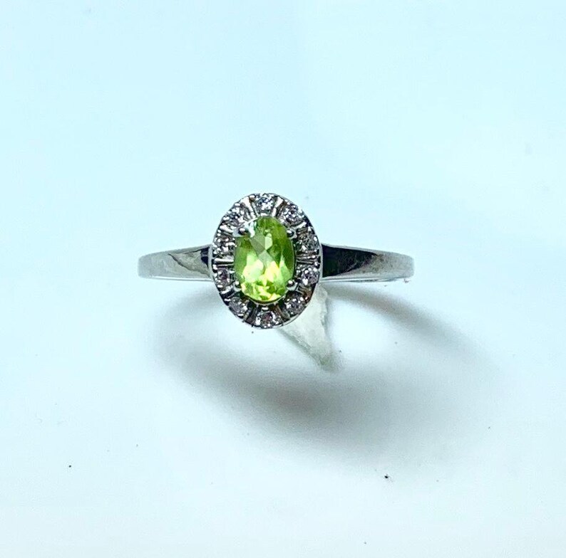 925 Solid Sterling Silver with Rhodium Polished Ring With Peridot