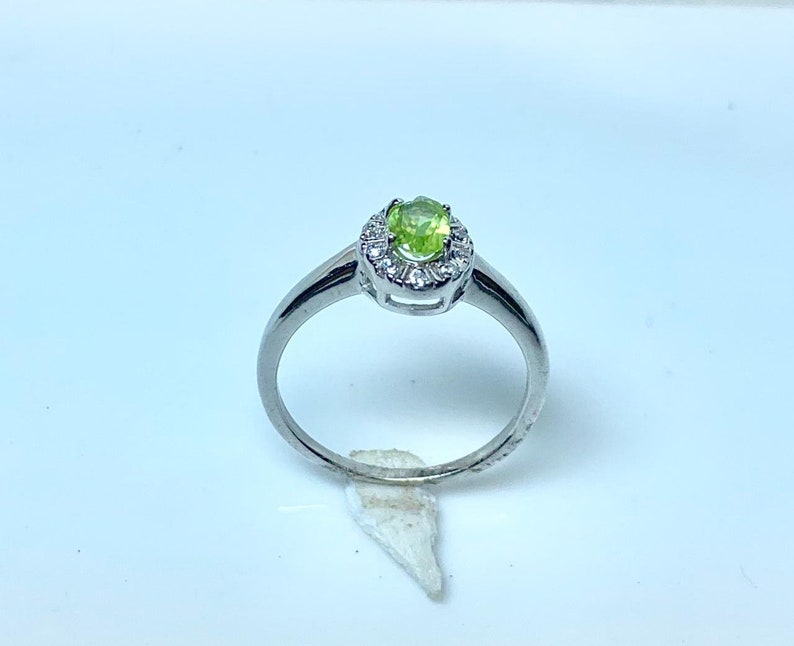 925 Solid Sterling Silver with Rhodium Polished Ring With Peridot