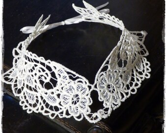 Bridal necklace, made of lace, wedding