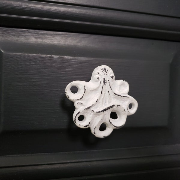 Cast Iron Octopus Knob/Pull White