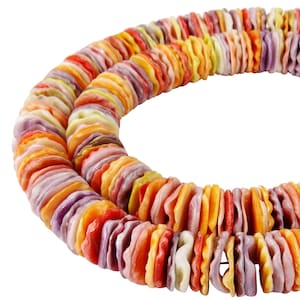 Puede incluir: Una hebra de cuentas de concha multicolores y multicapa. Las cuentas son una mezcla de naranja, amarillo, blanco y morado.