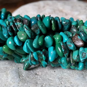 Turquoise beads, natural-colored chip nuggets, approx. 4-10 mm strand, gemstone beads for necklaces, bracelets & more