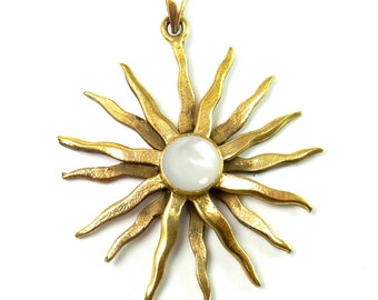 Soleil radieux avec nacre - grand pendentif en bronze - comme la lune au soleil :-)