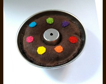 Tarta de chocolate con Smarties para tienda de cocina infantil