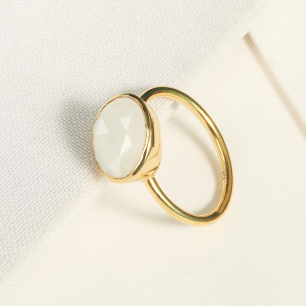 18ct Gold Vermeil Oval Moonstone Ring