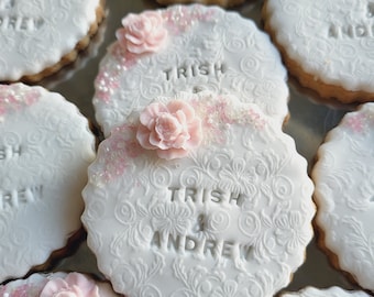 Keks personalisierter Gastgeschenk mit Rosen Perlen zur Hochzeit Verlobung Taufe Geburtstag Muttertag 3 Stück Handarbeit