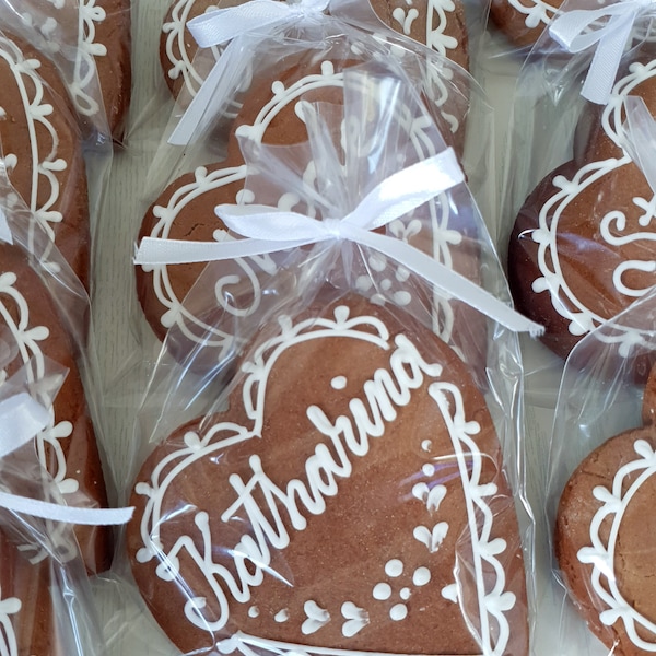 Lebkuchenherz zur Hochzeit mit Namen Lebkuchenherzen Tischkante personalisiert