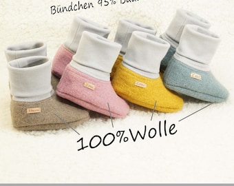 Babyschuhe personalisiert aus Wollwalk in braun, altrosa, ocker und weiteren Farben