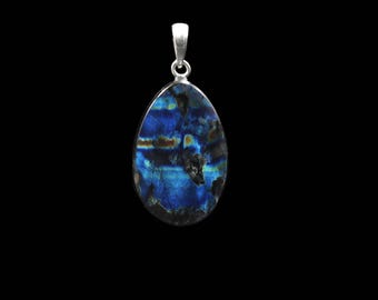 Finnish Spectrolite Gemstone Pendant – Handcrafted in Germany