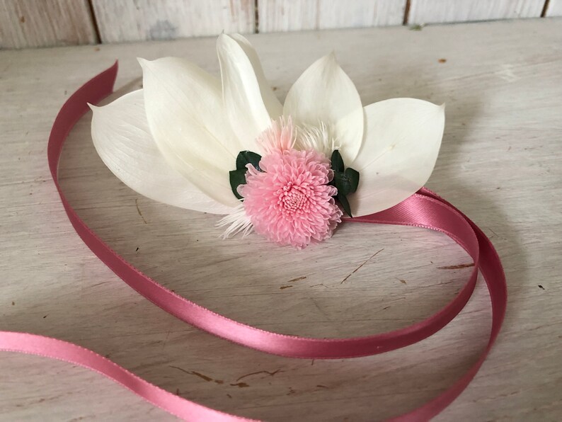 Silver OLYMPE comb in stabilized natural flowers