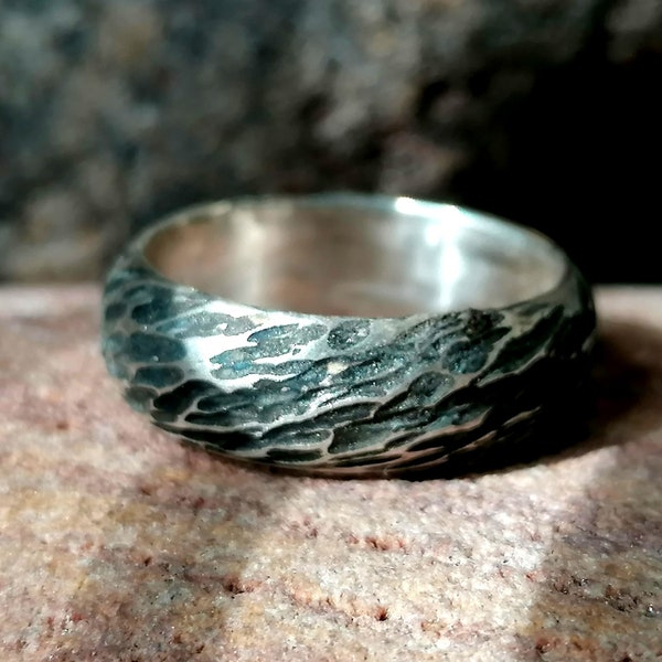 Unikat Ring Silber 925 grob geschmiedet mit Strukturen Ringröße 54 Rindenstruktur geschwärzt