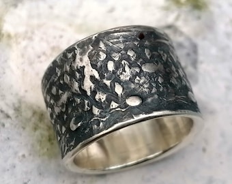 Bague unique argent 925 large peau d'iguane forgée noircie 59