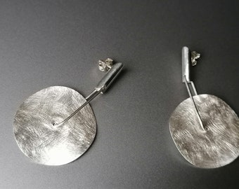 Unikat Ohrschmuck Ohrringe Ohrhänger Silber 925 Scheibe drehbar eismattiert