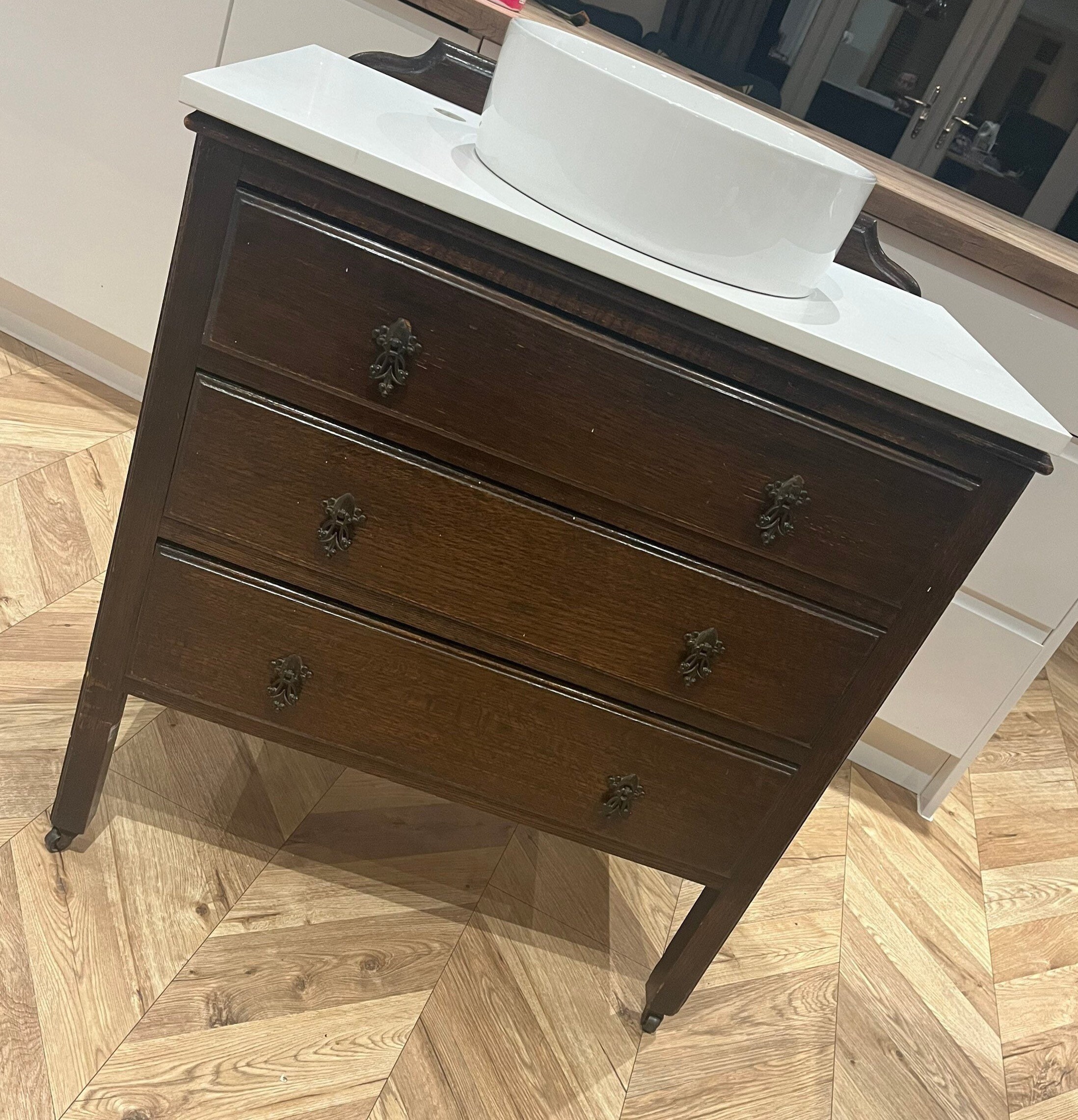 Vanity unit. Midcentury furniture, bathroom storage. — Planner 5D