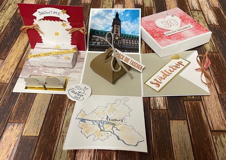 Explosionsbox Geschenkverpackung Gutscheinverpackung Musical Hamburg Städtetrip Bild 2