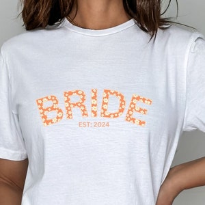 College Style Bridesmaid Shirt, T-Shirt Bride & Babes, Bachelorette Party, Team Bride, Tribe Bride Squad, Bridal Shirt, Wedding Retroflowers