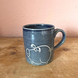 Glücksschwein-Tasse aus Ton,  handgetöpfert