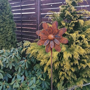 Metal flower garden stake, metal flower garden art, rusty flower, metal spring flower, rusty garden decor, flower garden stake, 3d flower