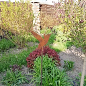 Metal hummingbird garden art, metal bird garden art, rusty garden sign, metal yard decor, rusty metal stake, rusty bird garden stake