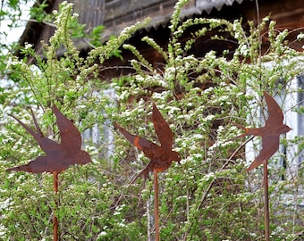 Conjunto de 3 estacas de jardim de andorinhas de metal, arte de jardim de pássaros de metal, sinal de jardim enferrujado, arte de quintal de metal, decoração de jardim enferrujado, estaca de jardim de pássaros enferrujados