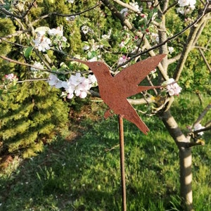 Metal hummingbird garden art, metal bird garden art, rusty garden sign, metal yard decor, rusty metal stake, rusty bird garden stake
