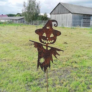 Scarecrow - a metal ornament for the autumn garden, scarecrow garden ornament, metal garden decoration, Halloween garden decor, garden art