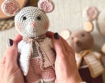 Crochet Mouse Amigurumi Pattern: Petunia Petalmouse (PDF)