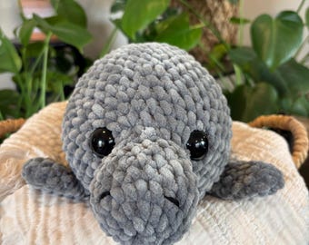 Manny el manatí: animal de peluche tejido a crochet