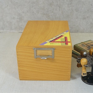 Indexdoos, sorteerdoos, houten plank - vintage - jaren '70 bureauopberger