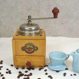 alte Kaffeemühle, Mokkamühle, coffee grinder Burg-Mühle, MHS 40er Jahre Bild 1