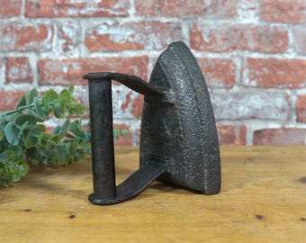 Antiek klein ijzer - gietijzer - decoratief