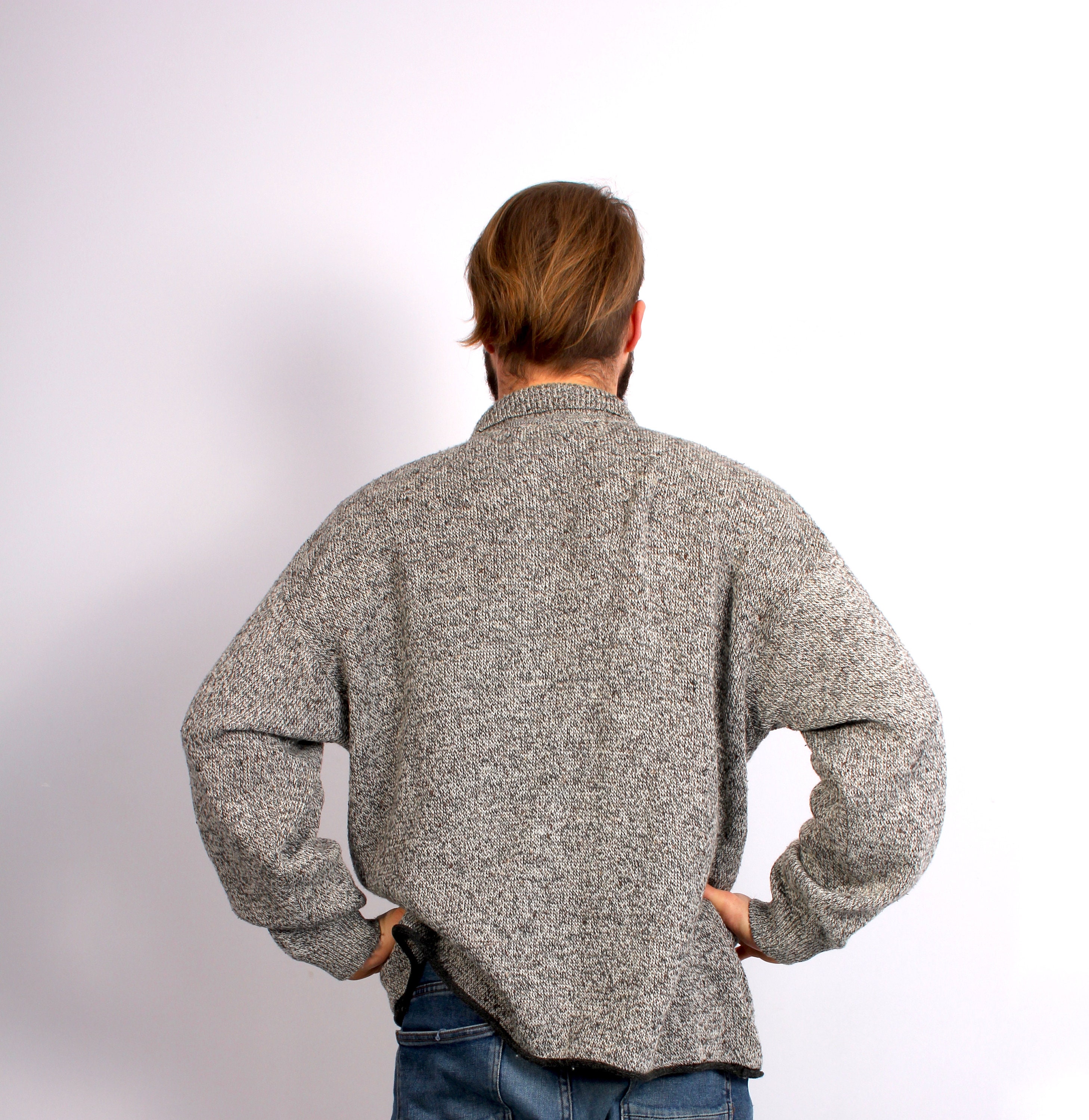 grey knitted polo