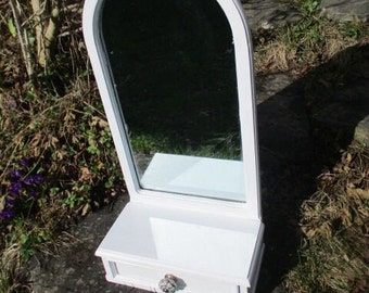 Wall mirror with drawer, vinatge, white, wood, furniture knob, country house, shabby chic