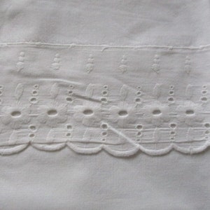 2 piccole vecchie federe, bianco, pizzo, cotone, bambole, cuscini, letto, vintage