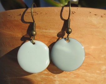 Enamel earrings light-grey-blue, medium-sized, cold maille