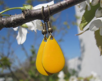 Enamel drop earrings in yellow, yolk yellow, cold pill