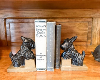 Pair Vintage Scottie Dog Bookends Black Scottish Terrier  Chalk ware Collectible Dog show Scottish