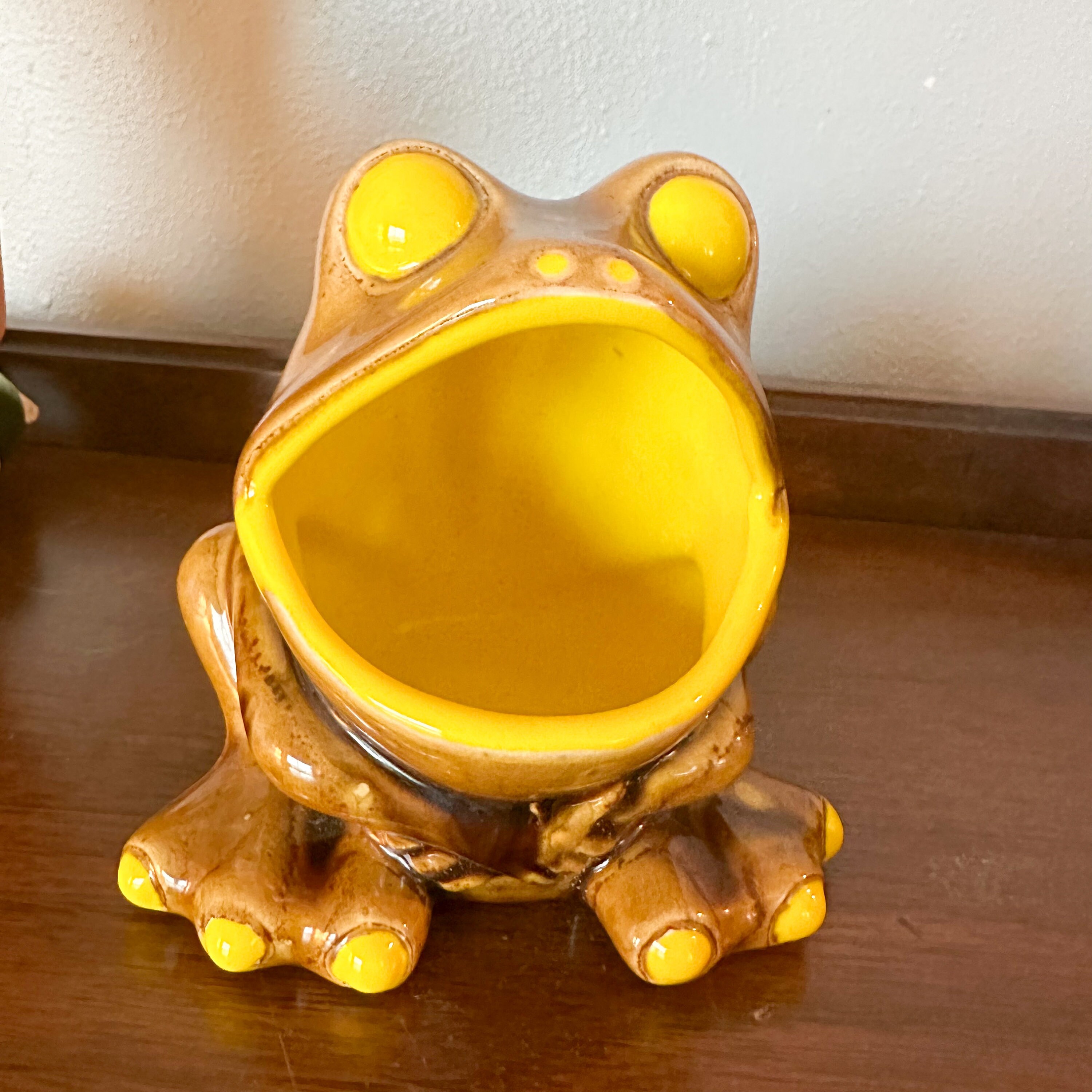 Vintage Ceramic Frog Sponge Holder Brown Yellow Open Mouth Kitchen. 