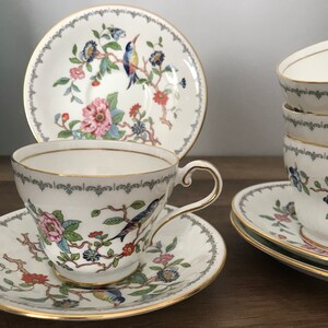 Vintage Aynsley Pembroke Set of 2 Tea Cups and 2 Saucers Fine Bone China Made In England